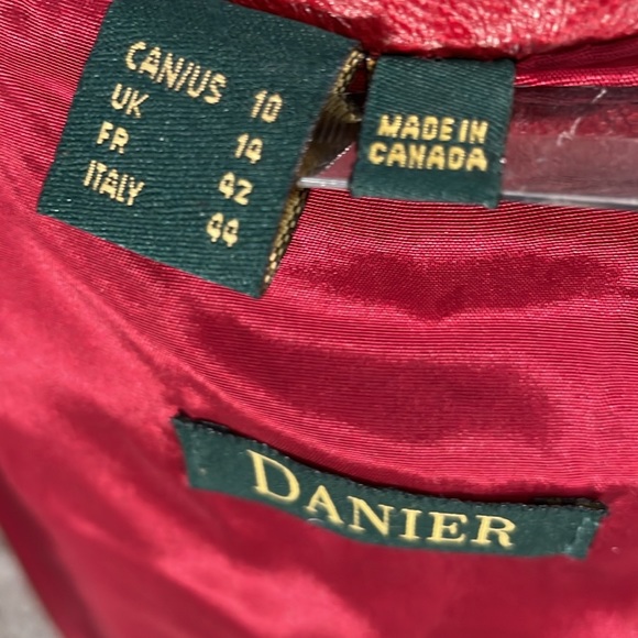 Danier red leather pencil skirt made in Canada - Picture 8 of 17